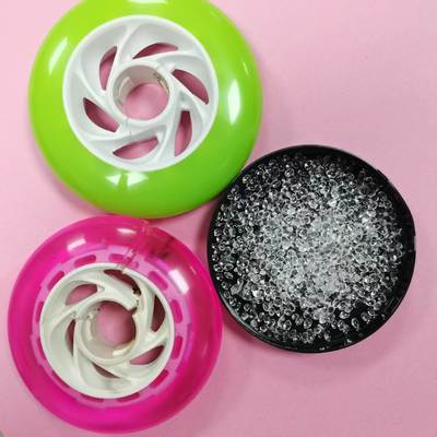 Materia prima TPU per ruote con buona durezza: Shore 74-85D a scelta. Resistenza all'usura, resistenza alla corrosione. Lunga durata, resistenza alle basse/alte temperature, ottima scelta per pattini.