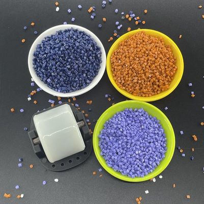 Granulo TPU per stampaggio a iniezione rinforzato con fibra di vetro, tenacità, ritardante di fiamma e stabilizzatore UV per suole di scarpe e altro