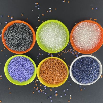 Modellazione a iniezione a colori personalizzati TPU Resistenza all'abrasione Buona resistenza chimica 500-700% Allungamento