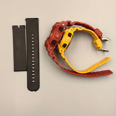 La materia prima TPU è per cinturini di orologi, con durezza moderata: Shore 65A-85A, morbida e confortevole, delicata sulla pelle, elastica, resistente all'idrolisi e alla corrosione